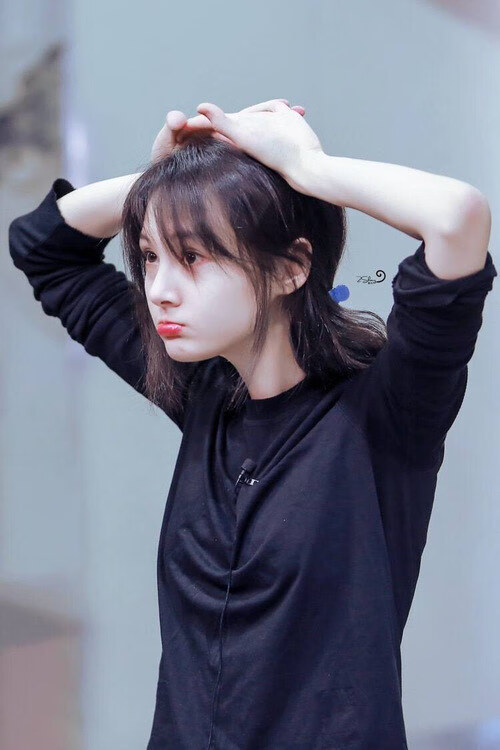 双前腰回撤提供更多出球角度，双前腰实况